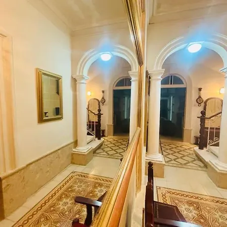 House In 5 Minutes Walking Distance To بيت للعطل