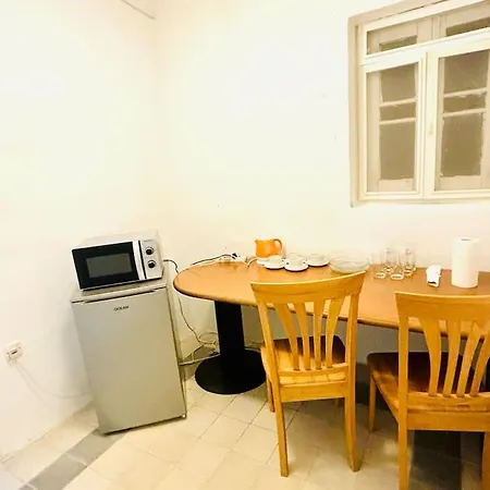 House In 5 Minutes Walking Distance To *