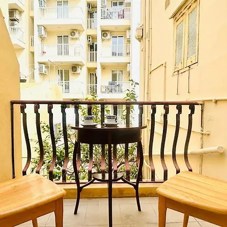 House In 5 Minutes Walking Distance To Holiday home *
