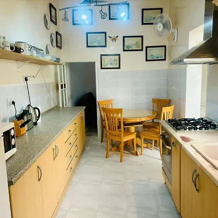 Σπίτι διακοπών House In 5 Minutes Walking Distance To *